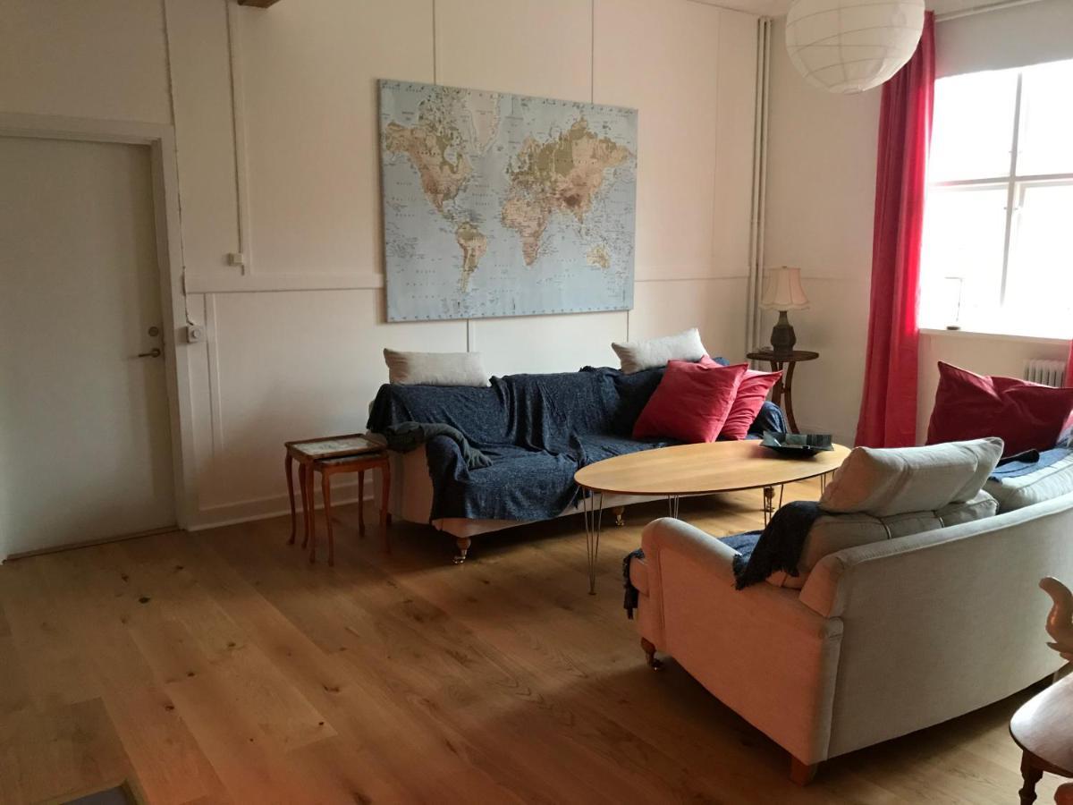 Lysekil-Brastad Luaran gambar